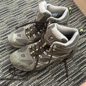 North Face hiking boots size 7.5